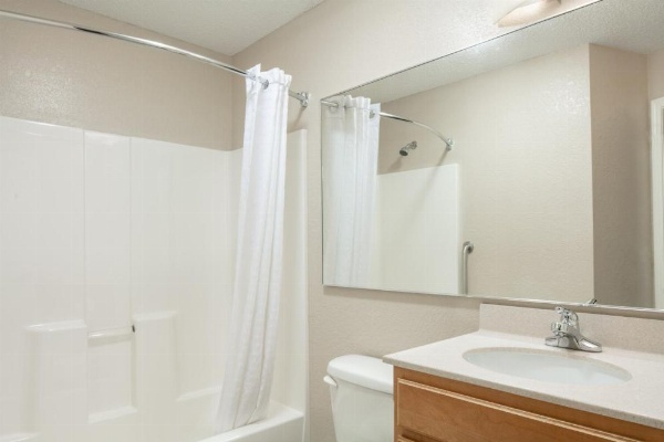 Candlewood Suites Kenosha image 19