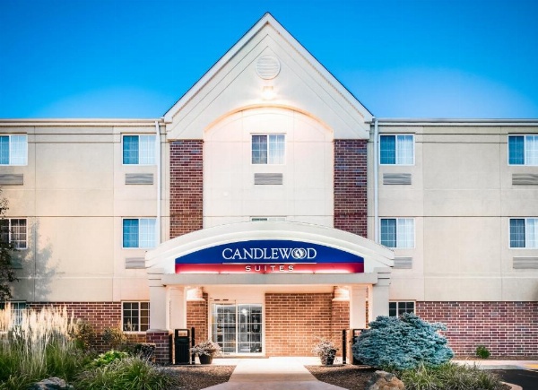 Candlewood Suites Kenosha image 21