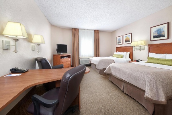 Candlewood Suites Kenosha image 7